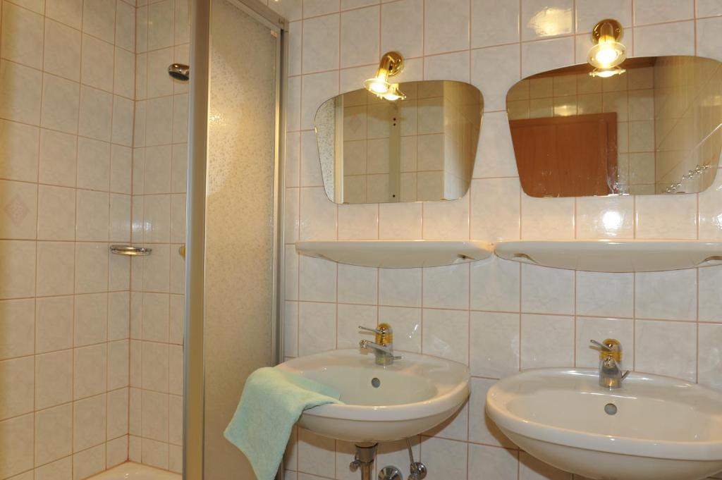 Villa Gut Neusess Mauterndorf  Habitación foto